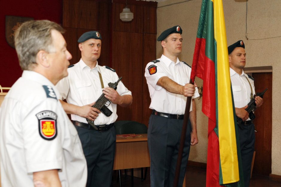 Aštuoni nauji pareigūnai iškilmingoje ceremonijoje prisiekė ginti valstybę