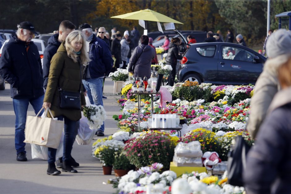 Uostamiesčio kapinėse – minios lankytojų