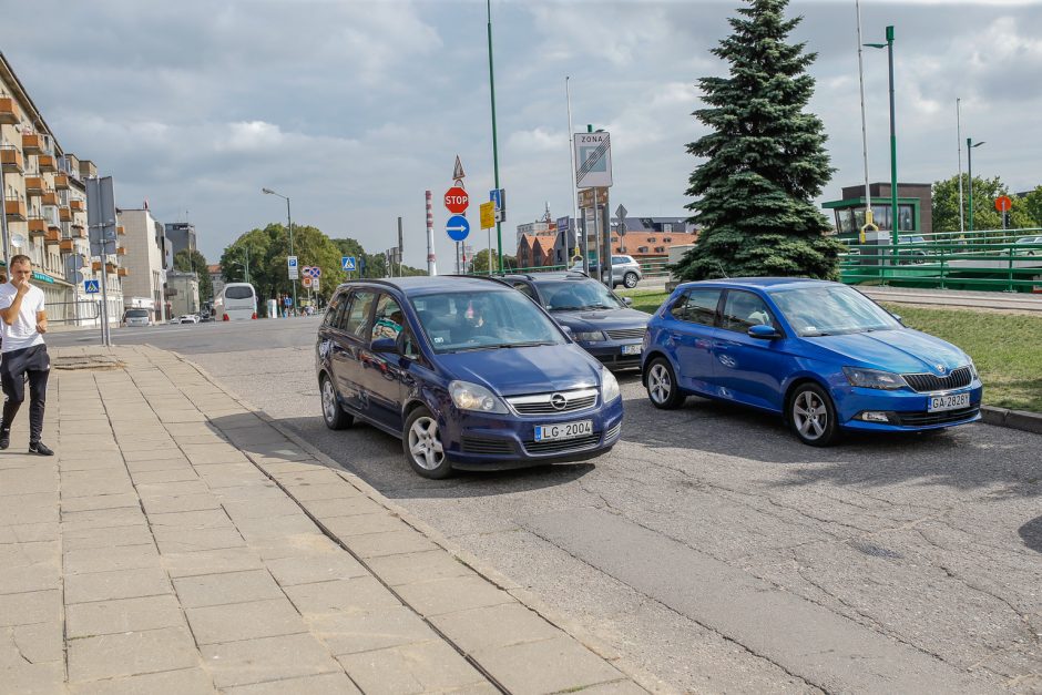 Šiauriniame rage nesėkmingai automobiliu manevravęs latvis atsakomybės neišvengs