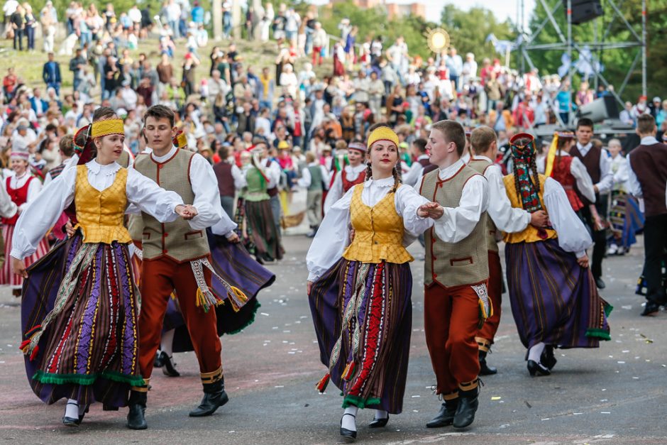 Klaipėdą užliejo dainų šventės garsai