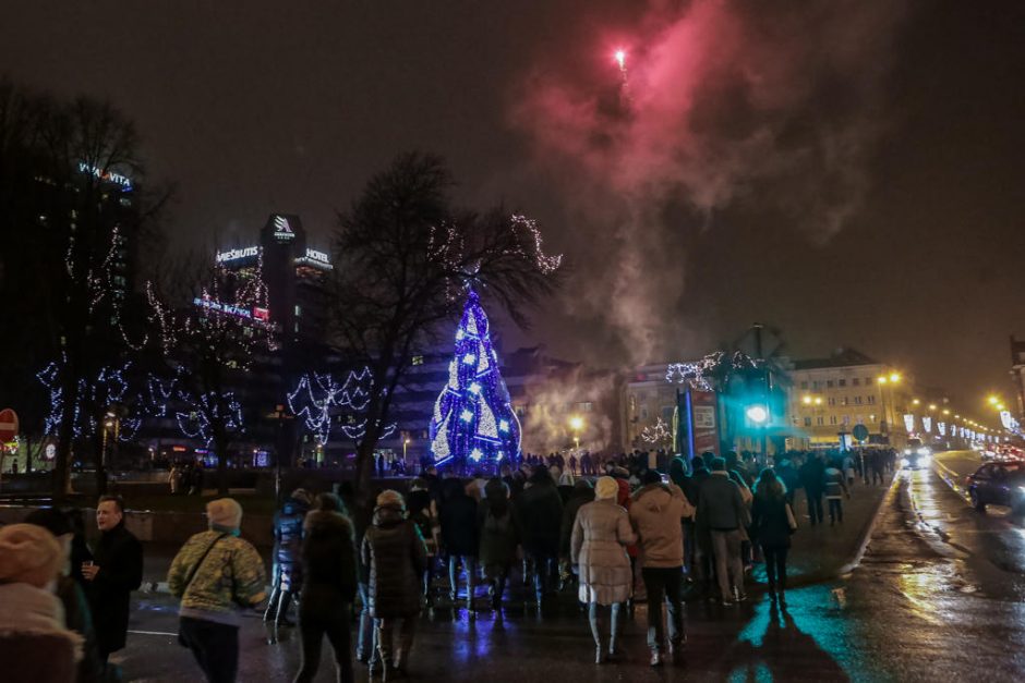 Klaipėdiečiai Naujuosius sutiko dviejose aikštėse