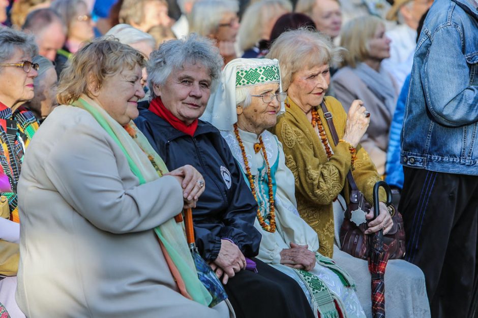 Klaipėdiečiai vieningai užtraukė himną 