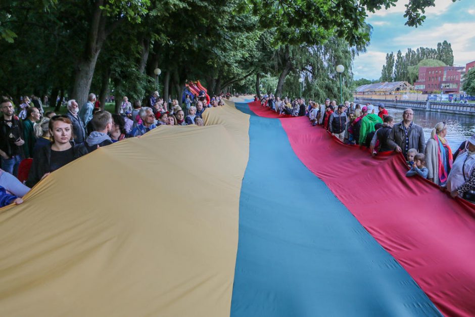 Klaipėdiečiai vieningai užtraukė himną 