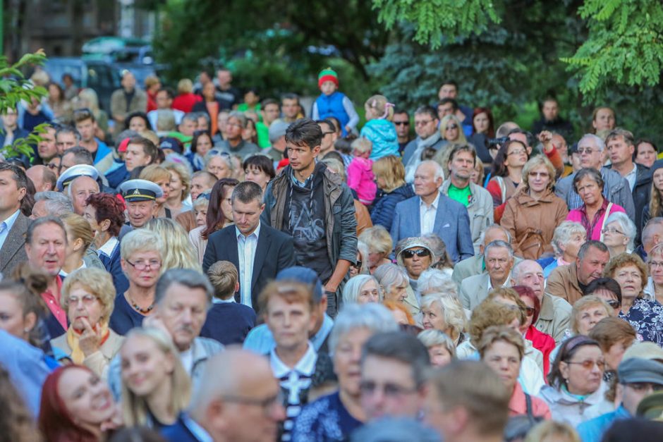 Klaipėdiečiai vieningai užtraukė himną 