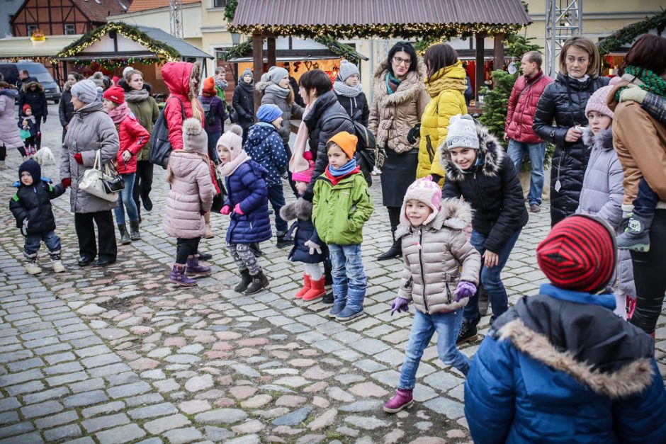 Klaipėdiečių šeimos popietę leido Kalėdų Senelio draugijoje