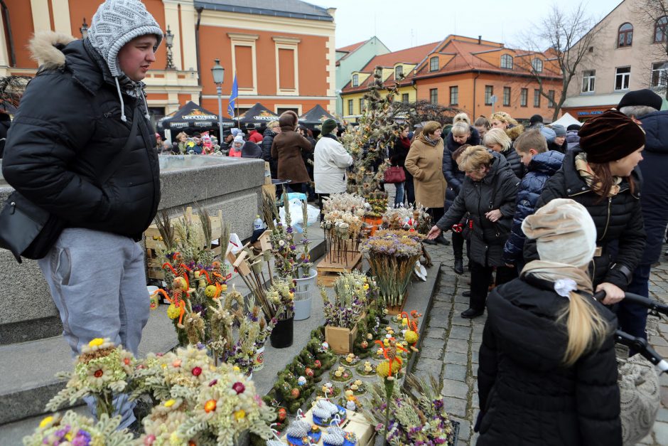 Po žiemos apsnūdusią Klaipėdą išjudino Kaziuko mugė