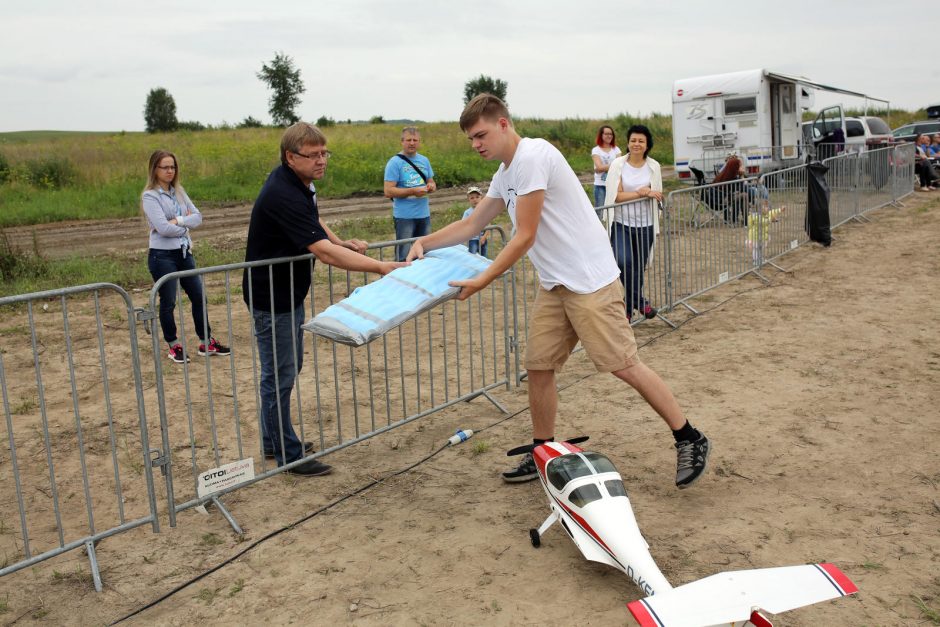 Danguje – įspūdingas aviamodelių šou