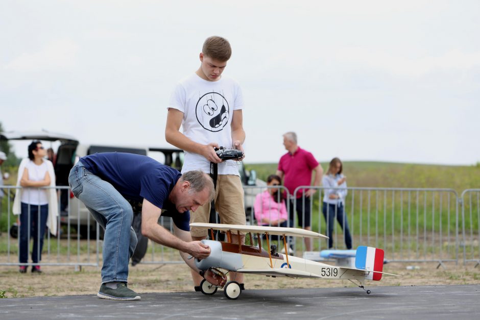 Danguje – įspūdingas aviamodelių šou