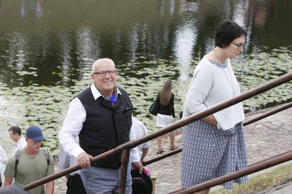 Joninių naktį išsiskleidė ugnies papartis