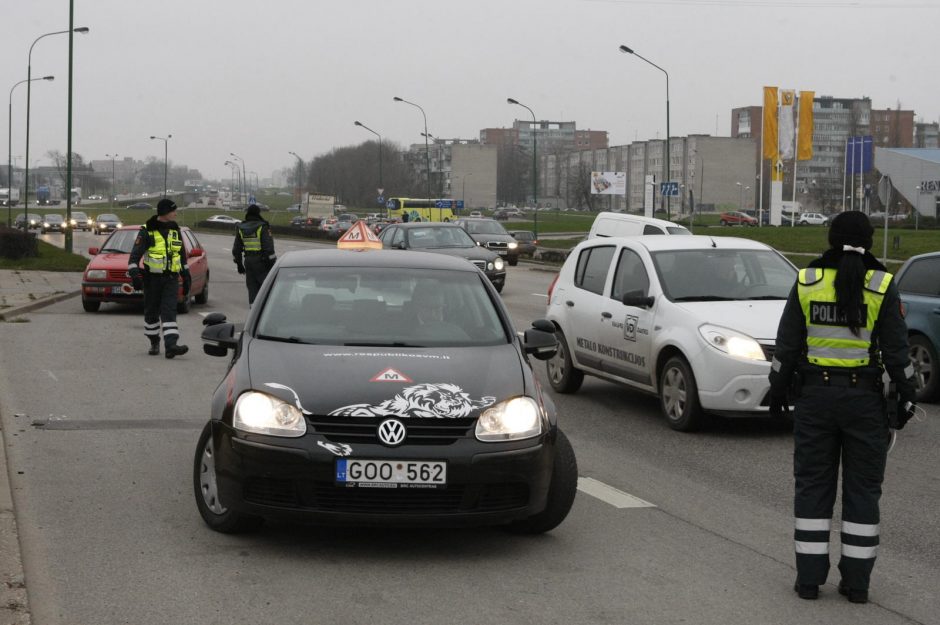 Policininkus nustebino tvarkingos automobilių padangos 