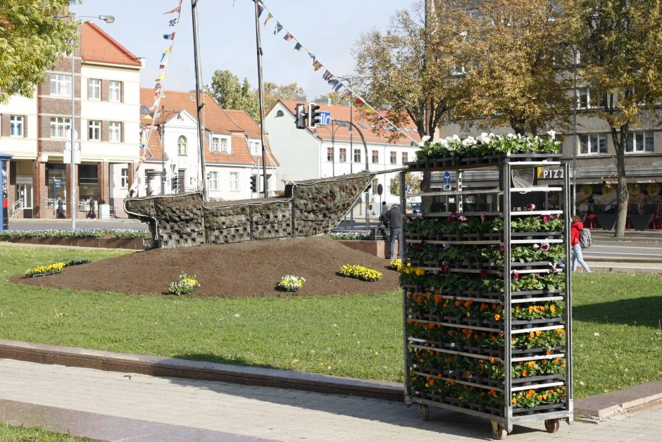 Uostamiesčiui – tūkstančiai rudeninių žiedų