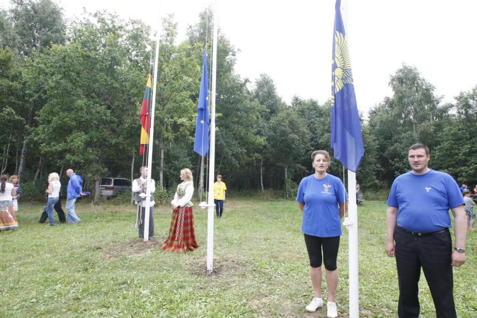 Prie Luksto „Tvarka ir teisingumas“ partiečiai kūrė didžiausią ES vėliavą