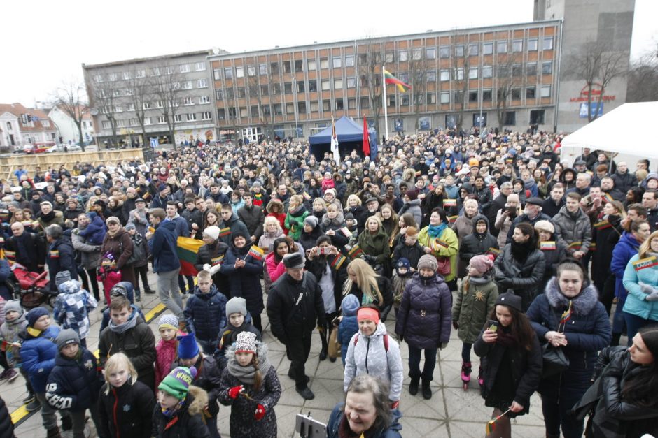 „Tautiška giesmė“ skambėjo įvairiomis kalbomis