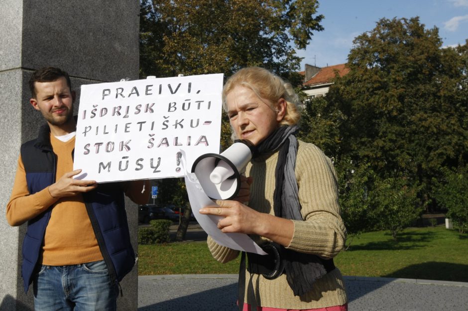 Klaipėdos žalieji dėl medžių kirtimo tikisi susitikti su S. Skverneliu