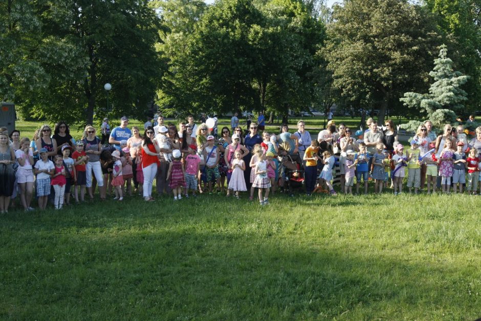 Klaipėdiečius suvienijo apsikabinimo akcija