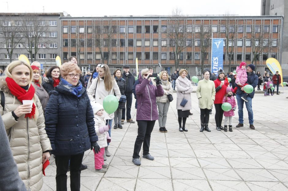 Onkologiniams ligoniams paremti – minios šokis Klaipėdoje