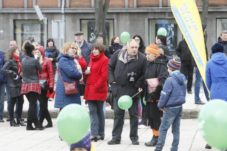 Onkologiniams ligoniams paremti – minios šokis Klaipėdoje