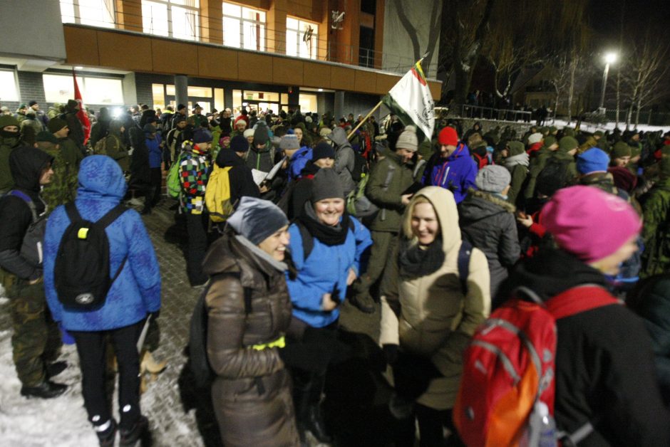 Sukilėlių keliais žengė tūkstantinė minia