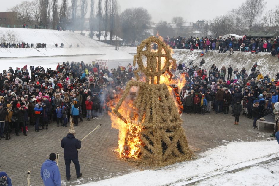 Klaipėdiečiai nenusižengė tradicijoms: per Užgavėnes išdykavo ir sudegino Morę