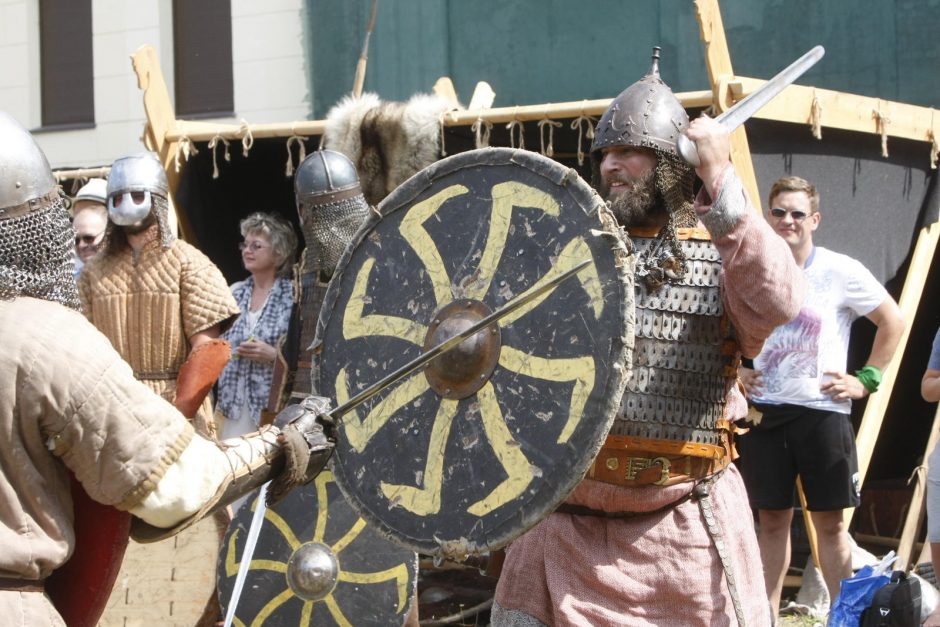 Uostamiestyje žvanga kuršių ir vikingų ginklai