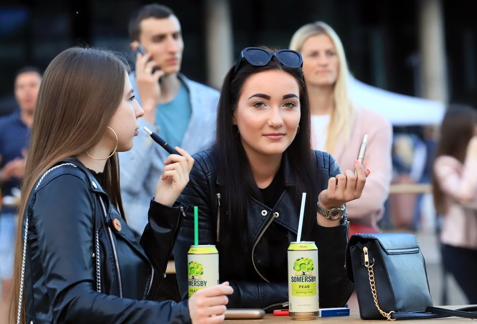 Naujoje pramogų erdvėje kauniečius šildė melodingos „Saulės kliošo“ dainos