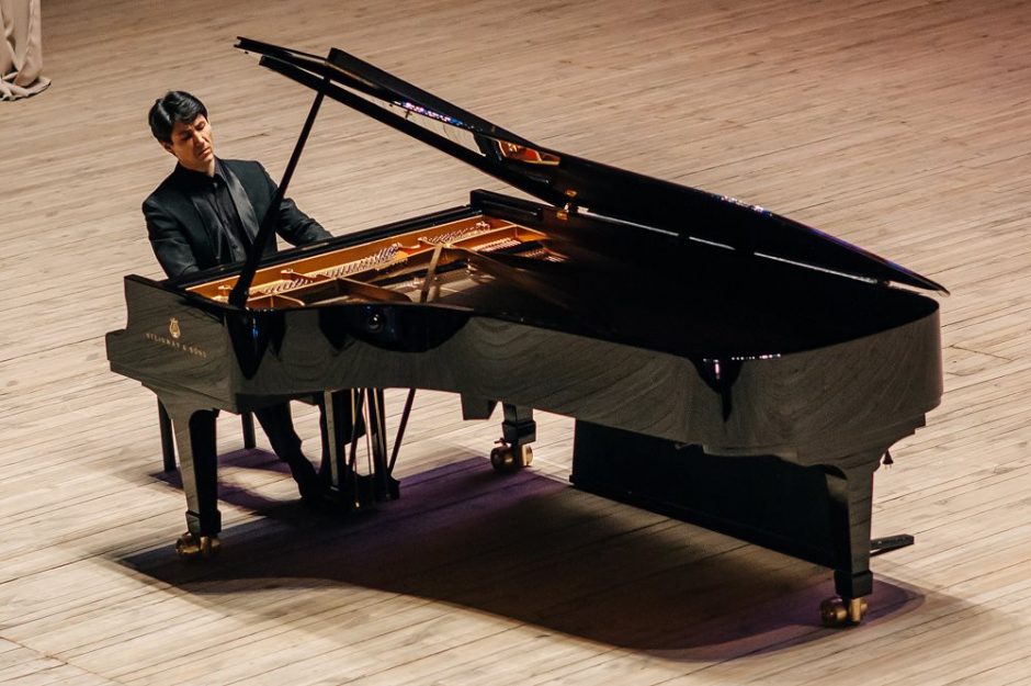 Pianistas K. Uinskas ir smuikininkas B. Brovtsyn Lietuvos koncertų salėse atliks J. Brahmso šedevrus