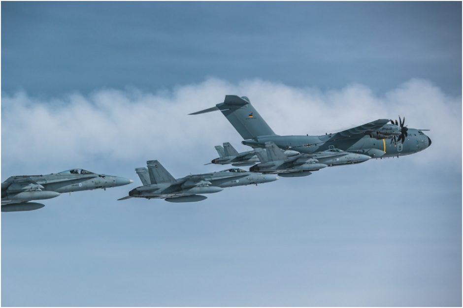 Suomijoje sudužo karinių oro pajėgų mokomasis lėktuvas