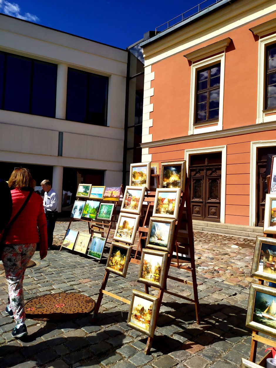 Teatro aikštėje – turgus turistams: vyks tik šiandien