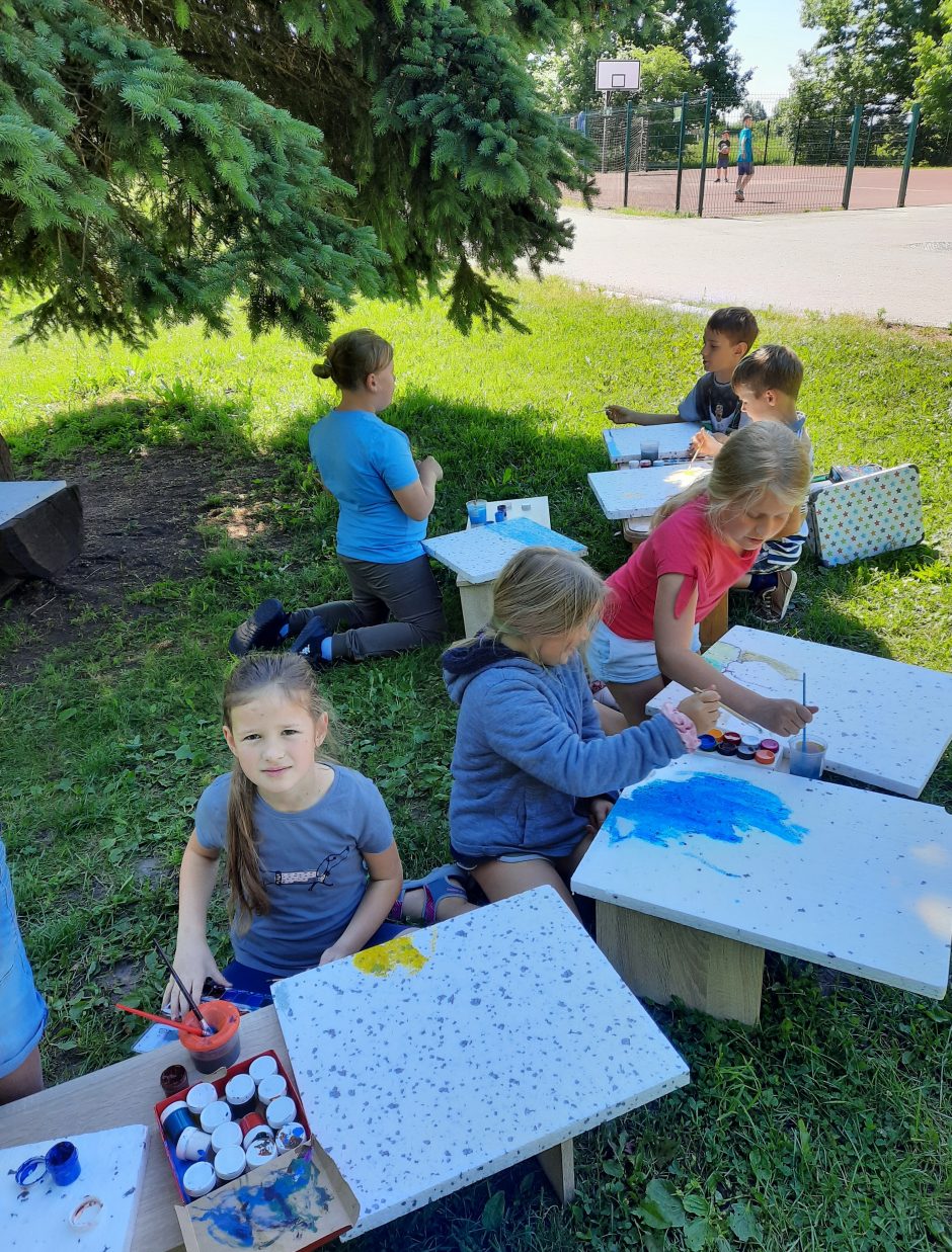 Įvairių veiklų ir bendravimo pasiilgę pakaunės moksleiviai pramogauja stovyklose