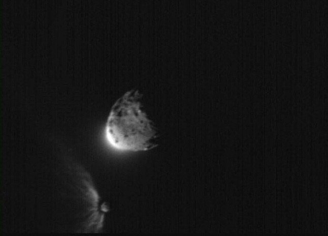 NASA erdvėlaivis per istorinį Žemės gynybos bandymą pakeitė asteroido trajektoriją