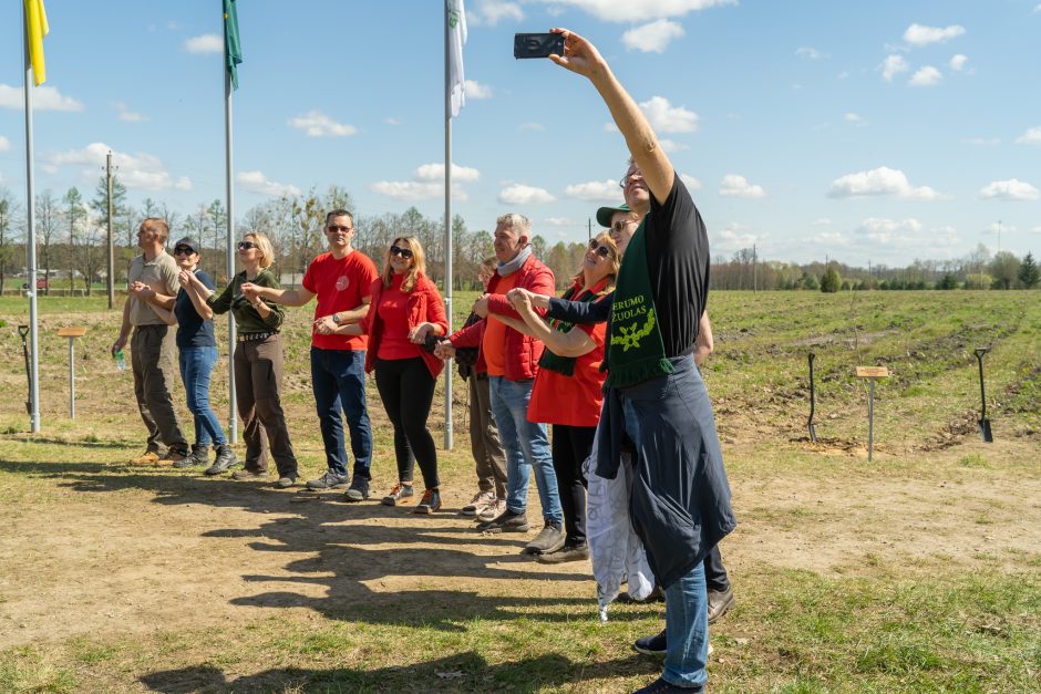 Pasodintas „Ukrainos aukų atminties ąžuolynas“