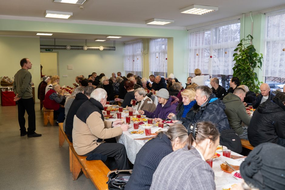 Vargstantieji – prie bendro Kūčių stalo 