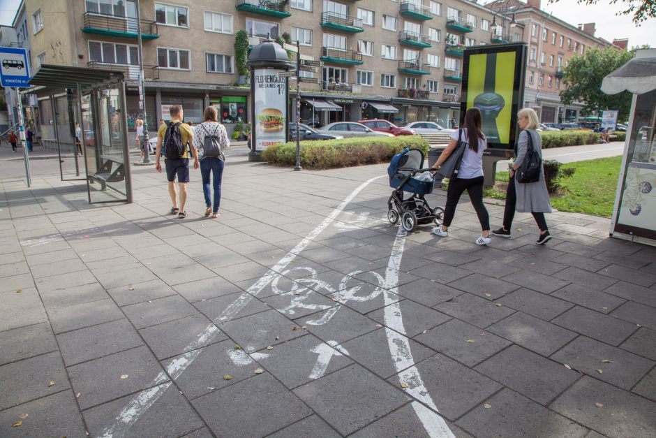 Vilniuje ant šaligatvių neliks daugumos dviračių juostų