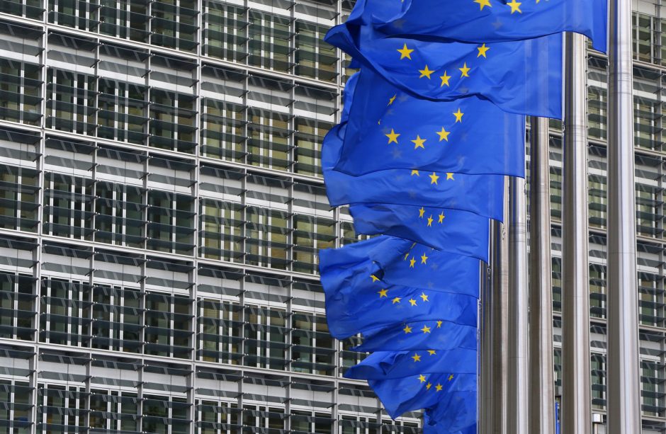 ES ėmėsi teisinių veiksmų prieš kandidato į EK nepasiūliusią JK 