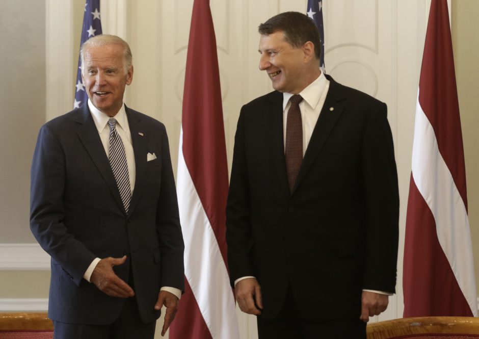 J. Bidenas ramina Baltijos šalis dėl D. Trumpo kalbų apie NATO