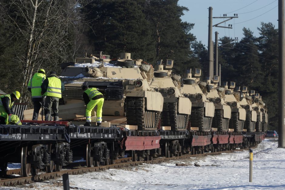 Į Lietuvą atvežti amerikiečių tankai