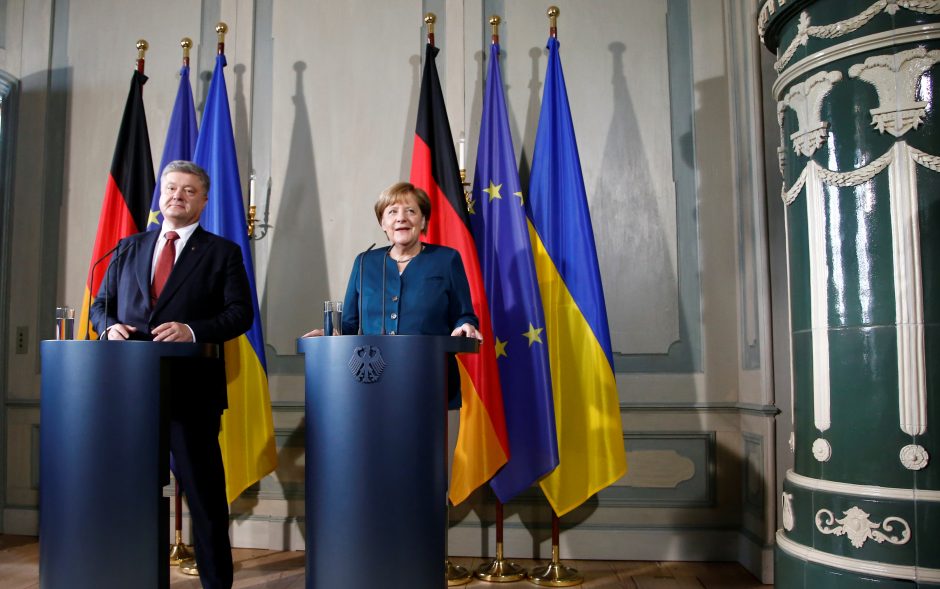 A. Merkel nori atnaujinti Minsko derybas dėl Rytų Ukrainos