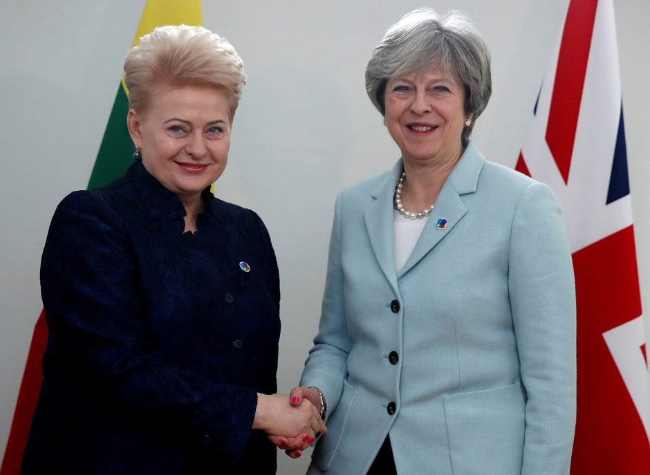 D. Grybauskaitė žada T. May padėti ieškoti kūrybingų sprendimų dėl „Brexit“