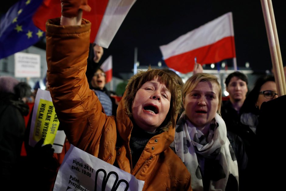 Lenkijoje – protestai prieš teismų reformą