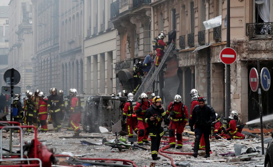 Paryžiaus centre driokstelėjo didžiulis sprogimas, žuvo trys žmonės