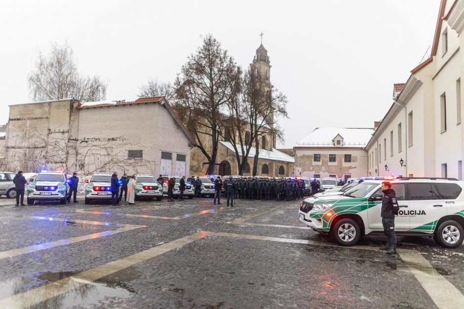 Policijai – 38 nauji automobiliai, vieną jų perduos kolegoms Ukrainoje