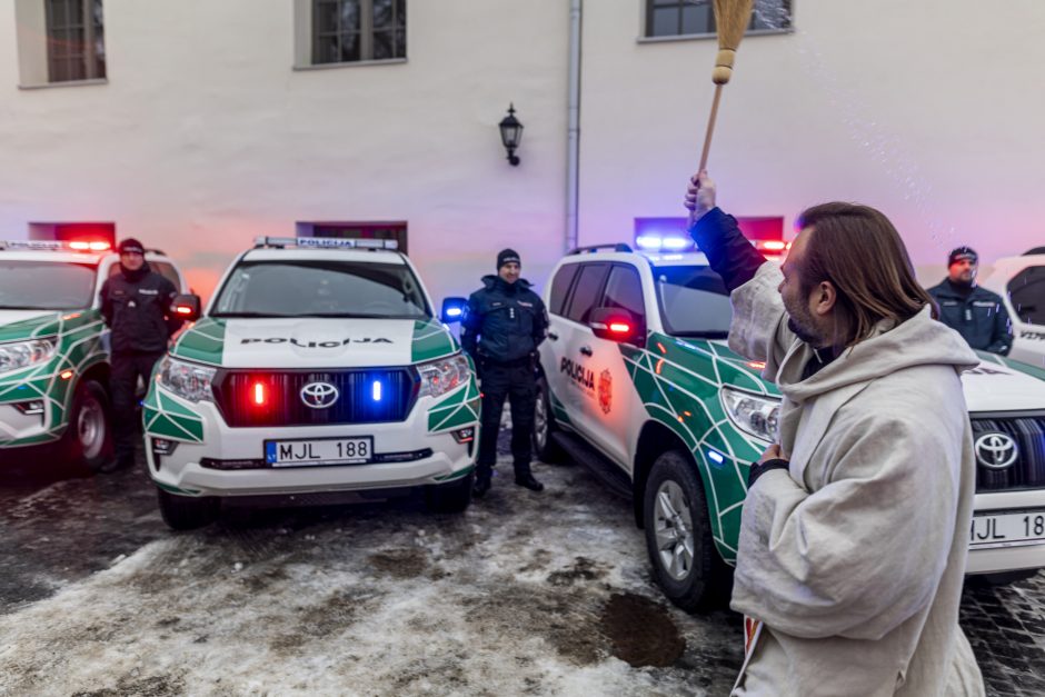 Policijai – 38 nauji automobiliai, vieną jų perduos kolegoms Ukrainoje