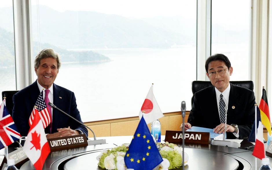 J. Kerry apsilankys JAV atominės bombos taikiniu tapusioje Hirošimoje