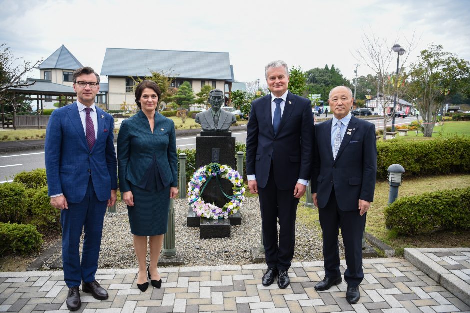 G. Nausėda pagerbė Č. Sugiharos atminimą