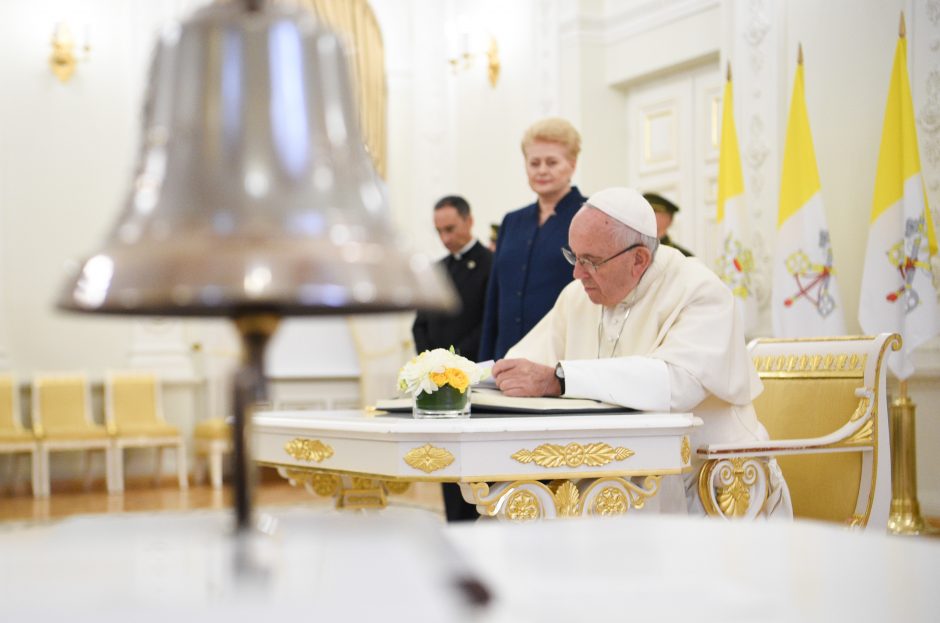 Popiežius užsuko į Prezidentūrą