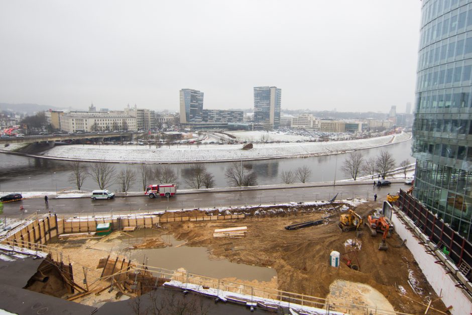 Vilniuje atsivėrė smegduobė, vilniečiai prašomi nenaudoti vandens