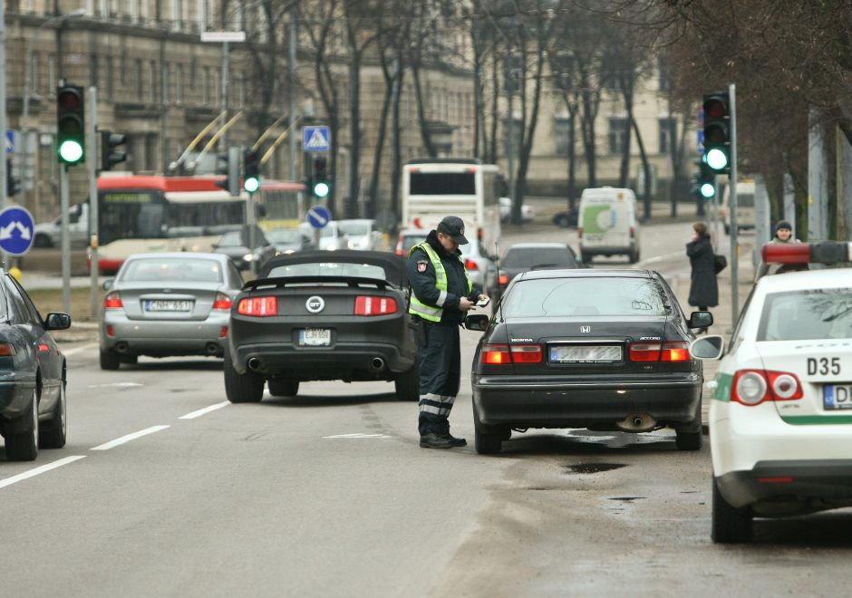 Vilniuje į policijos pasalą įkliuvo 380 greičio mėgėjų