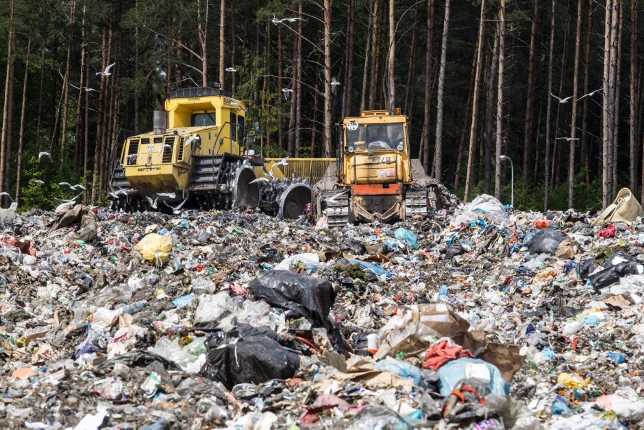 Premjeras neigia siekiantis naudos sau svarstant šiukšlių deginimo problemą