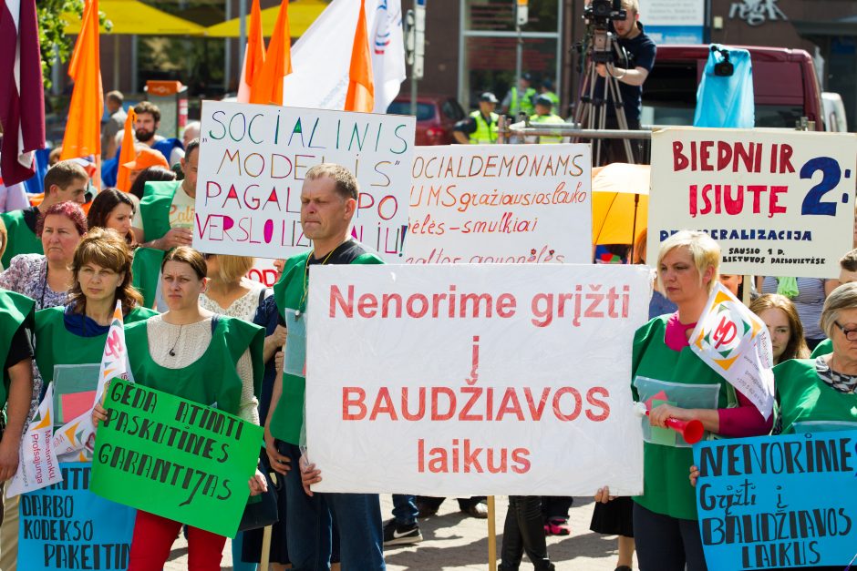 Profsąjungos ragina prezidentę vetuoti Darbo kodeksą