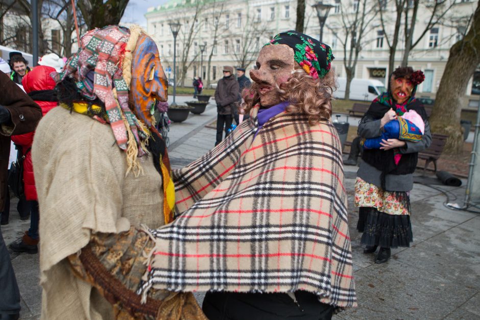 Lietuvoje švenčiamos Užgavėnės – žiemos pabaigos šventė